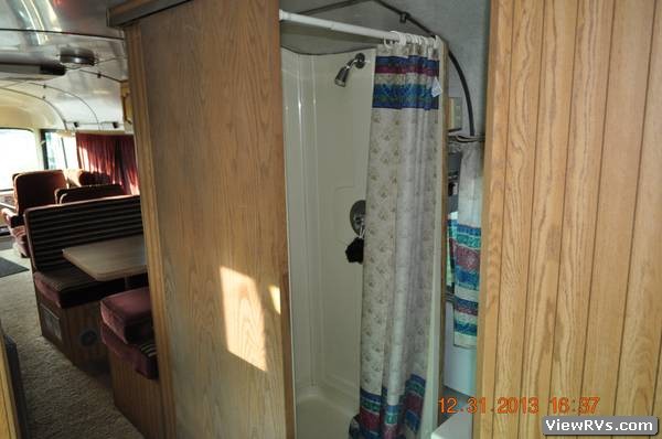 1962 GMC 4106 Bus Conversion 35' Motorhome (A)