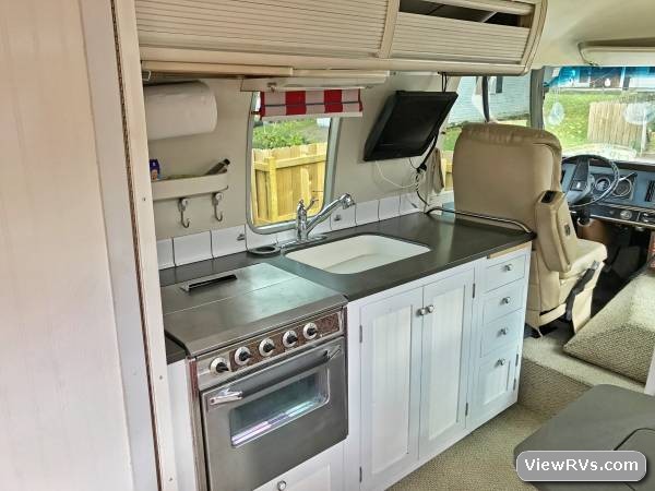 1975 Airstream Argosy 26' Motorhome