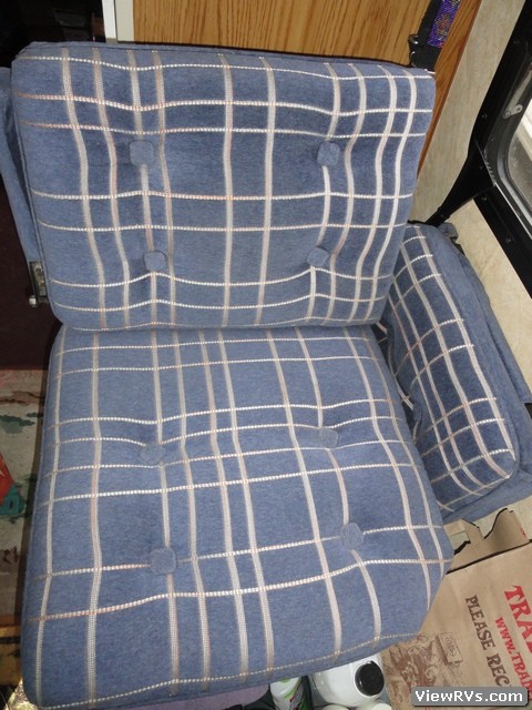 1985 Winnebago LeSharo Motorhome (A)