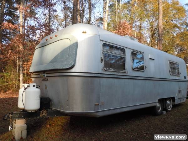 1973 Avion Travel Trailer LaGrande 25' (A)