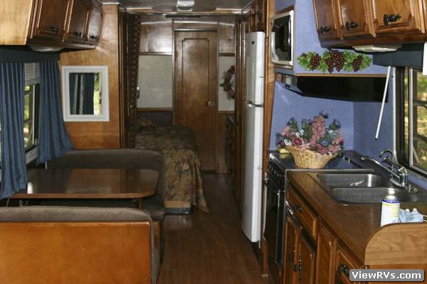 1983 Avion Travel Trailer 34V (A)