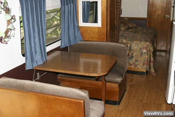 1983 Avion Travel Trailer 34V (A)